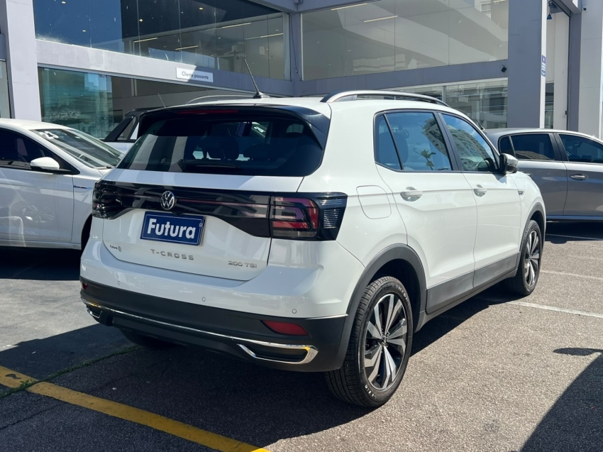 volkswagen t-cross 1.0 200 tsi total flex comfortline automatico 4p 202213