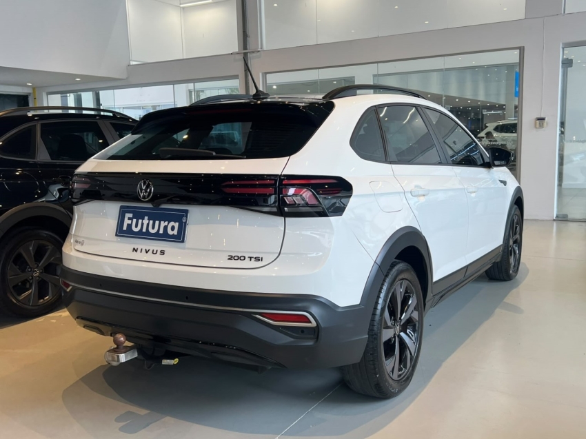 volkswagen nivus 1.0 200 tsi total flex highline automatico 4p 202313