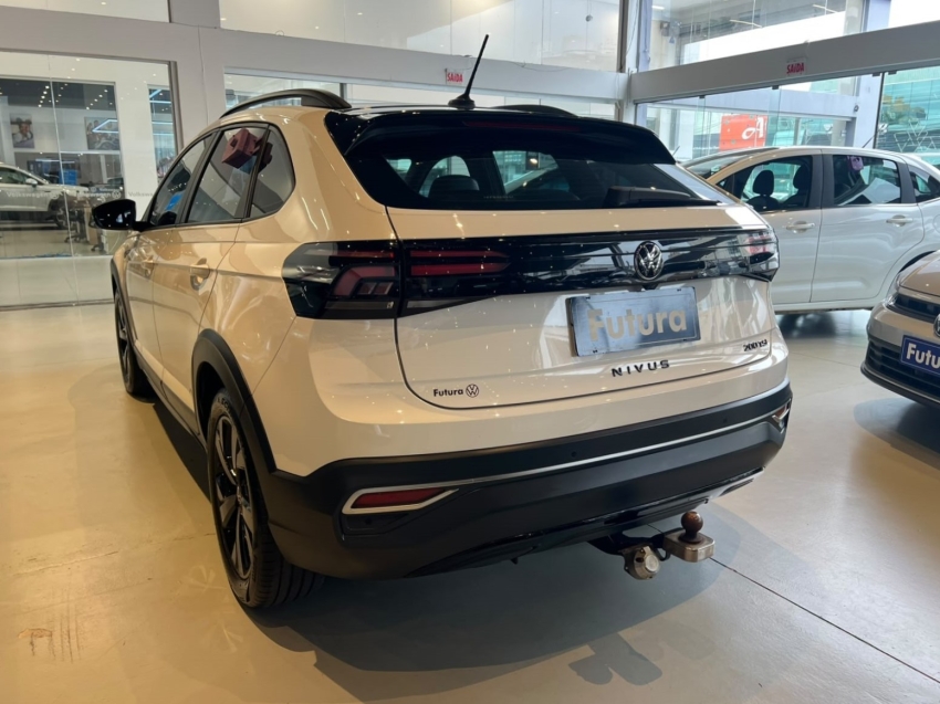 volkswagen nivus 1.0 200 tsi total flex highline automatico 4p 202311