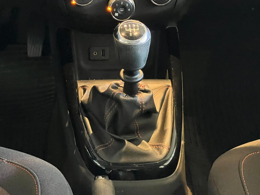 chevrolet onix 1.4 mpfi effect 8v flex 4p manual 20167