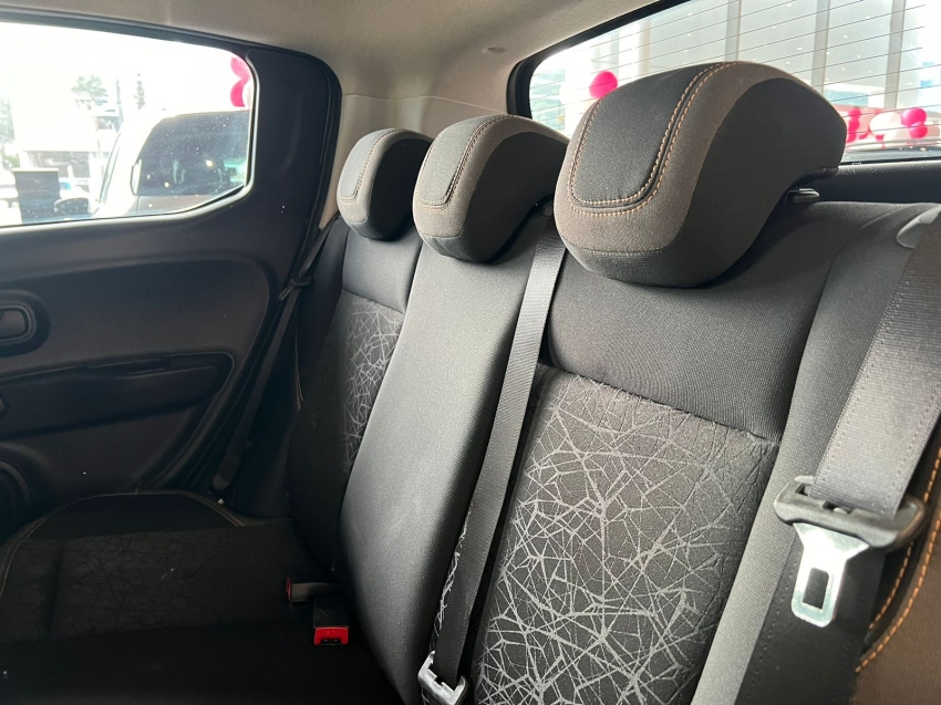 fiat mobi 1.0 evo flex trekking manual gasolina 4p 2023
