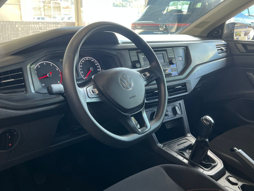 volkswagen polo 1.0 mpi track manual flex 4p automatico 2024