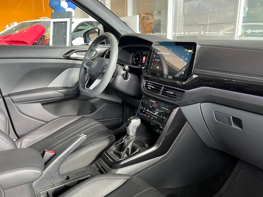 volkswagen t-cross 1.0 200 tsi total flex comfortline automatico gasolina 4p 2025