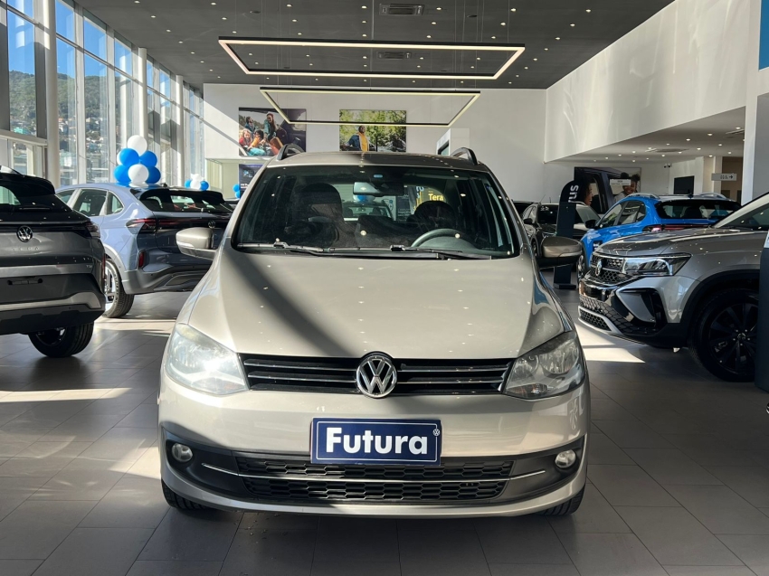 volkswagen spacefox 1.6 mi highline 8v flex 4p manual gasolina 2014