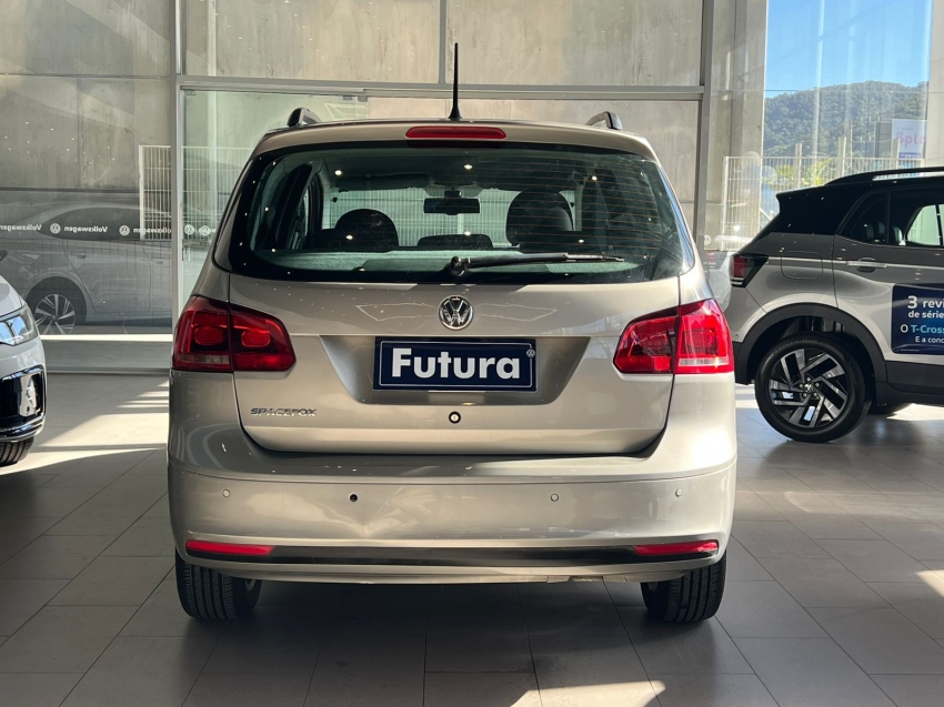 volkswagen spacefox 1.6 mi highline 8v flex 4p manual gasolina 2014