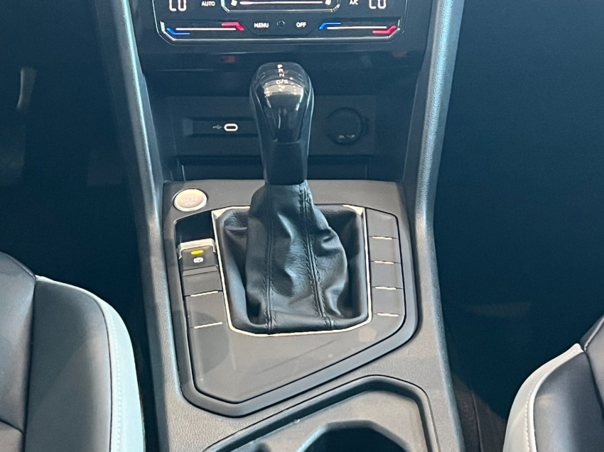 volkswagen taos 1.4 250 tsi total flex comfortline automatico gasolina 4p 2023