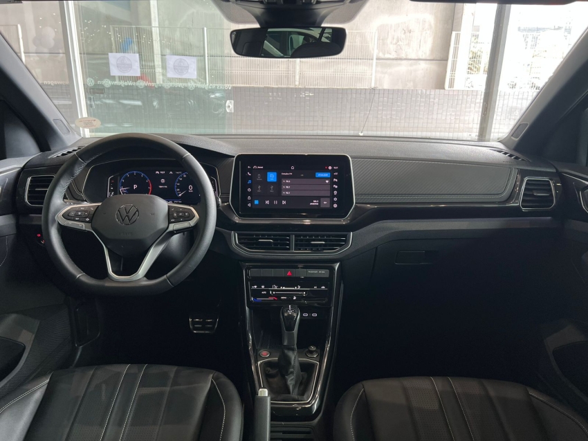 volkswagen t-cross 1.4 250 tsi total flex highline automatico gasolina 4p 2025