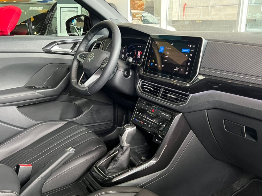 volkswagen t-cross 1.4 250 tsi total flex highline automatico gasolina 4p 2025