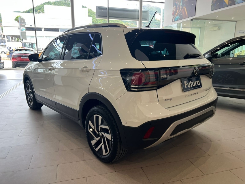 volkswagen t-cross 1.4 250 tsi total flex highline automatico gasolina 4p 202511