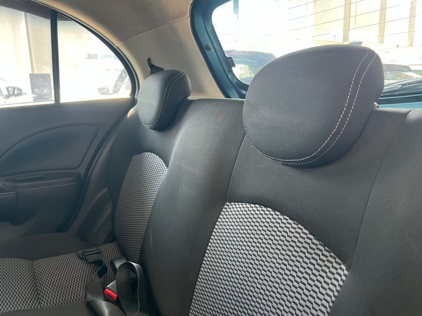 nissan march 1.0 sv 16v flex 4p manual gasolina 201510