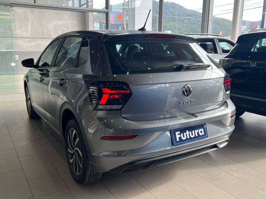 volkswagen polo 1.0 170 tsi highline automatico gasolina 4p 202311