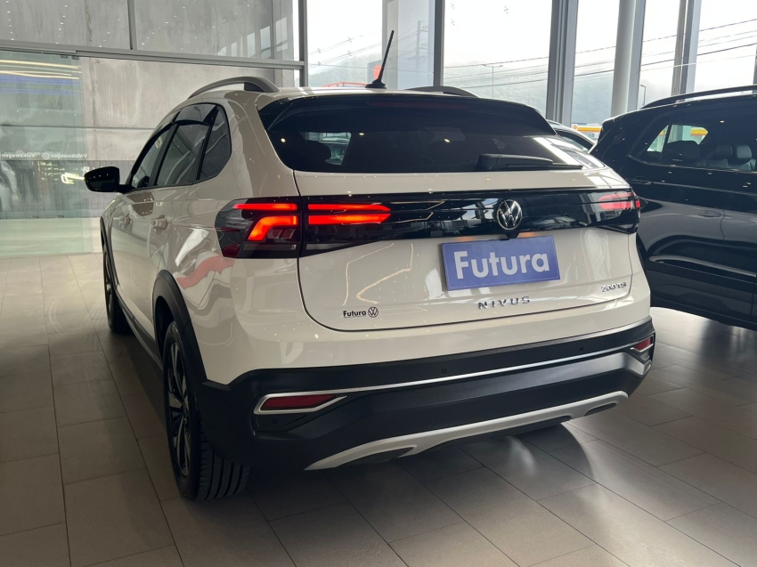 volkswagen nivus 1.0 200 tsi total flex highline automatico 4p 202211