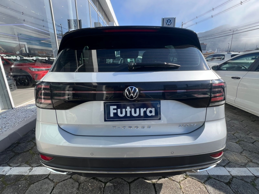 volkswagen t-cross 1.0 200 tsi total flex comfortline automatico gasolina 4p 202312