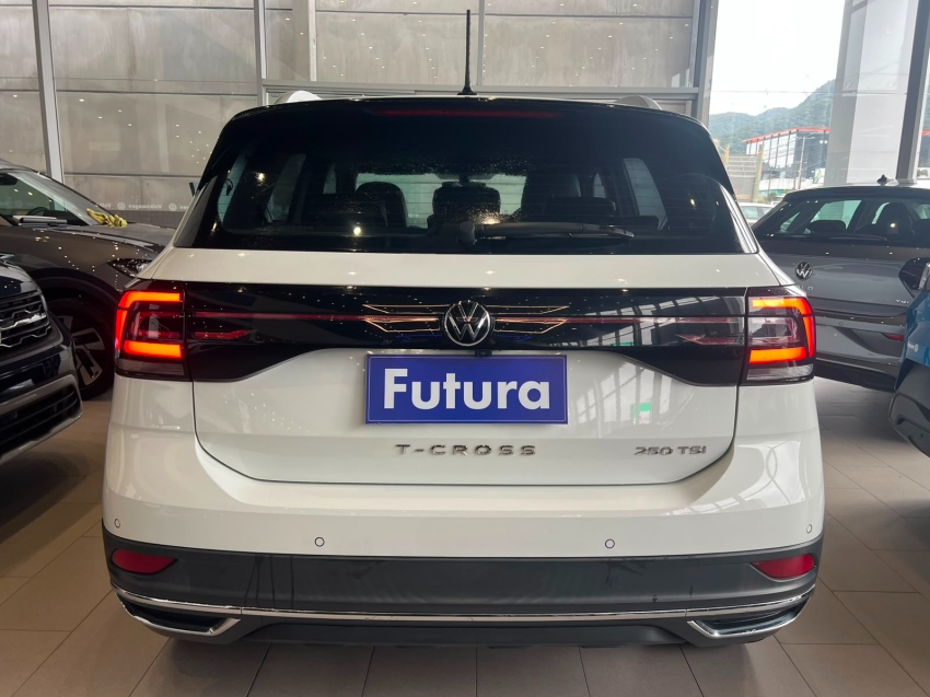 volkswagen t-cross 1.4 250 tsi total flex highline automatico gasolina 4p 202212