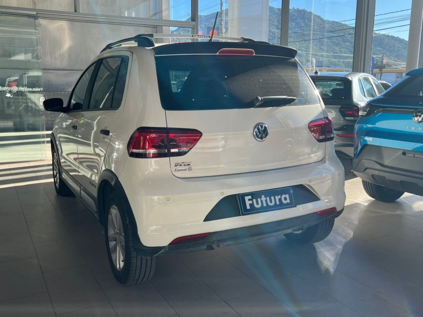 volkswagen fox 1.0 mpi track 12v flex 4p manual gasolina 201613