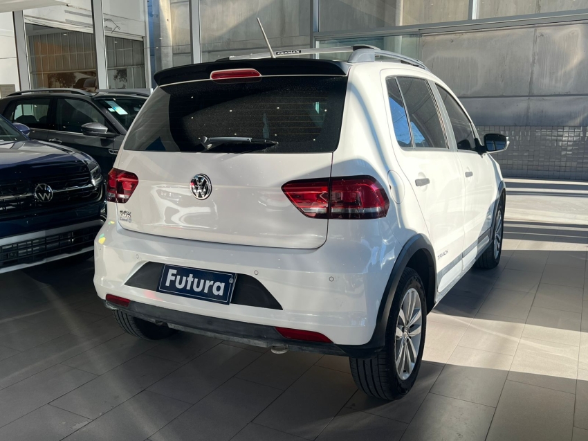 volkswagen fox 1.0 mpi track 12v flex 4p manual gasolina 201611