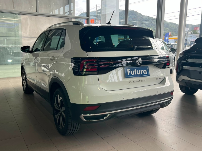 volkswagen t-cross 1.4 250 tsi total flex highline automatico gasolina 4p 202413