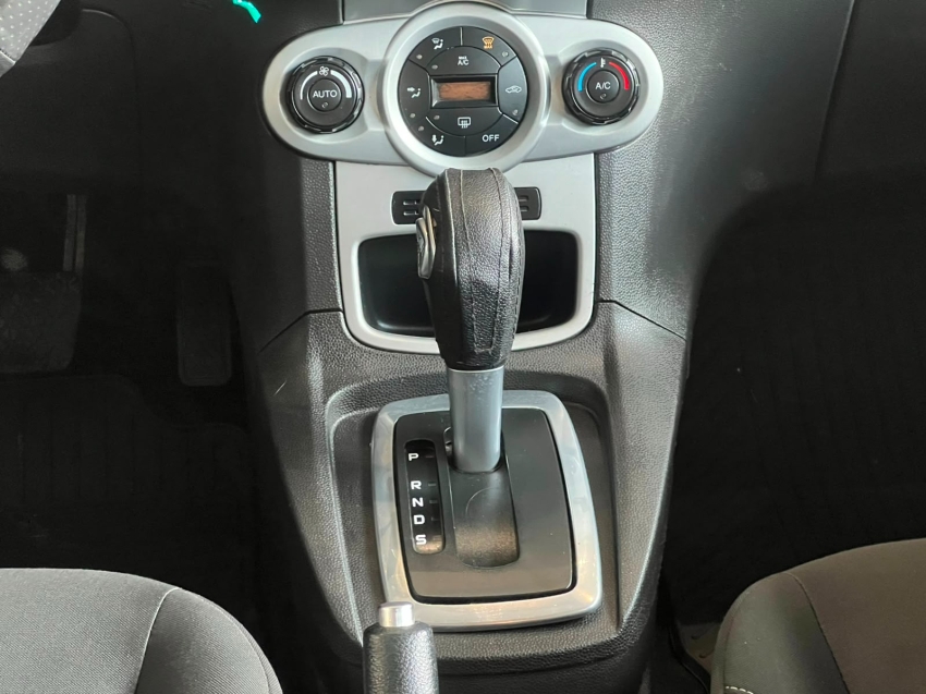 ford fiesta 1.6 se hatch 16v flex 4p powershift gasolina automatico 20148