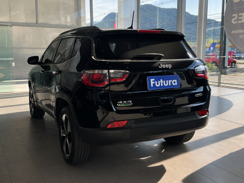 jeep compass 2.0 16v diesel longitude 4x4 automatico gasolina 4p 201813