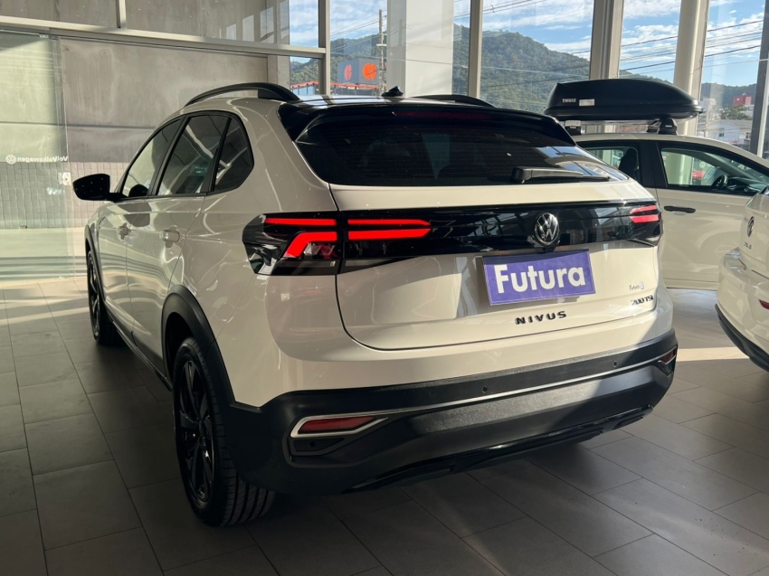 volkswagen nivus 1.0 200 tsi total flex highline automatico gasolina 4p 202313