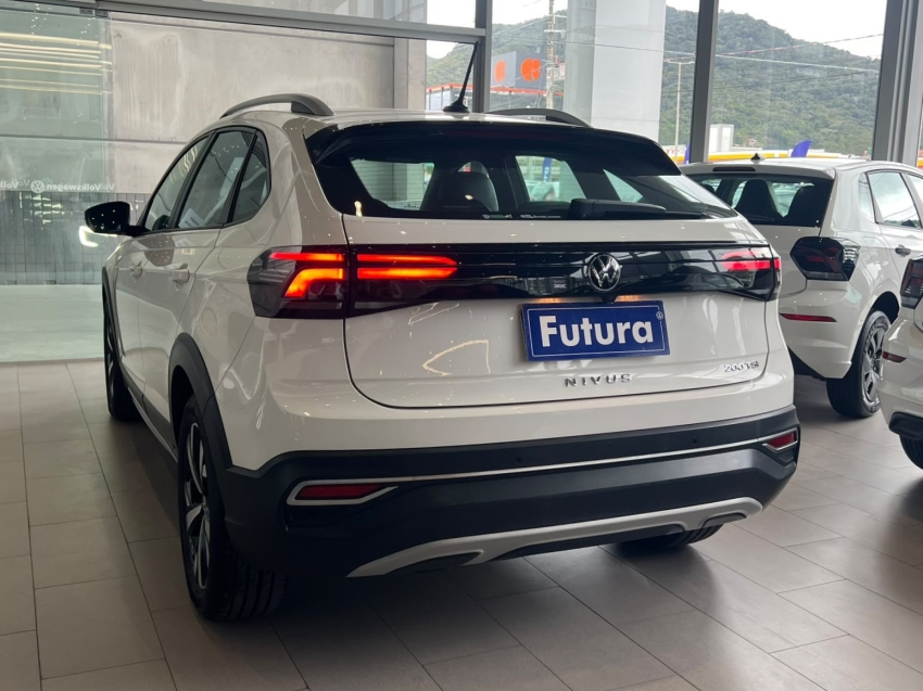 volkswagen nivus 1.0 200 tsi total flex highline automatico 4p 202411
