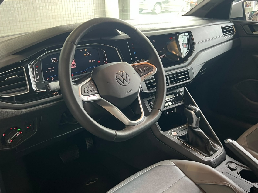 volkswagen nivus 1.0 200 tsi total flex highline automatico 4p 20243
