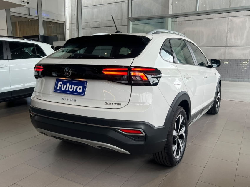 volkswagen nivus 1.0 200 tsi total flex highline automatico 4p 202413