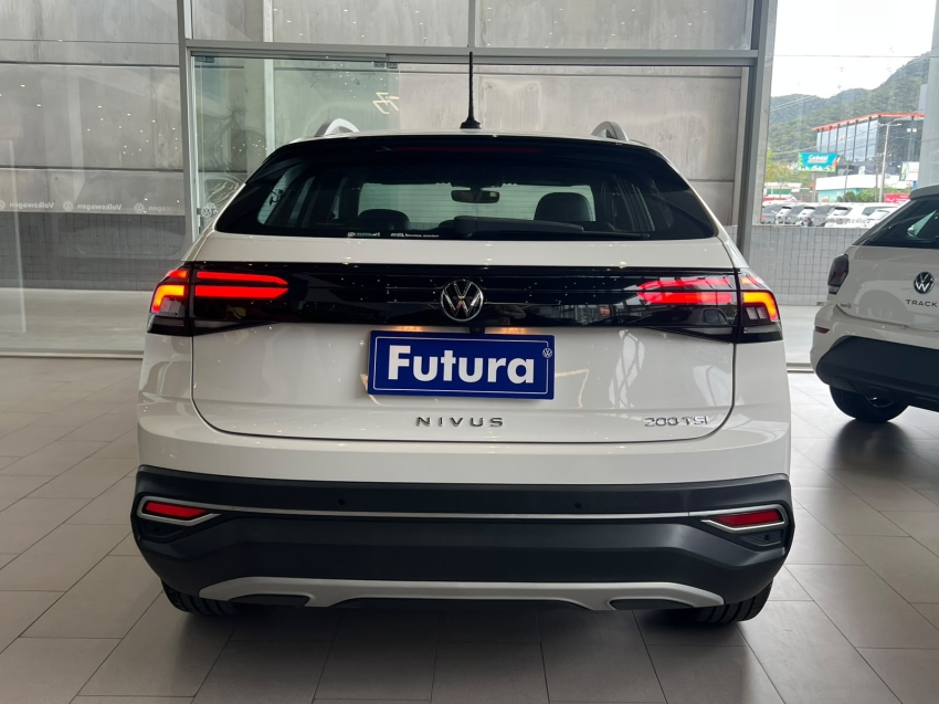 volkswagen nivus 1.0 200 tsi total flex highline automatico 4p 202412