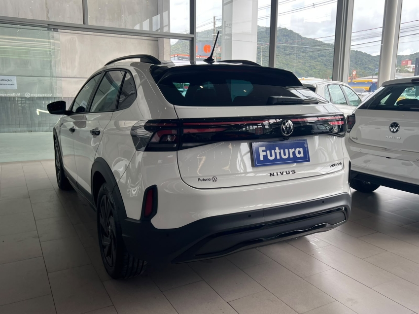 volkswagen nivus 1.0 200 tsi total flex highline automatico 4p 202611