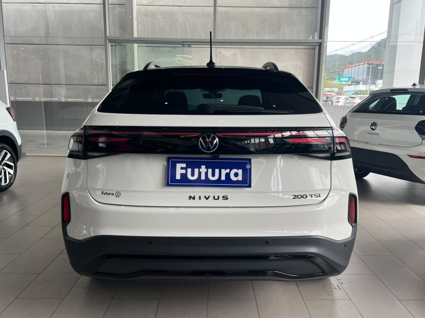 volkswagen nivus 1.0 200 tsi total flex highline automatico 4p 202612