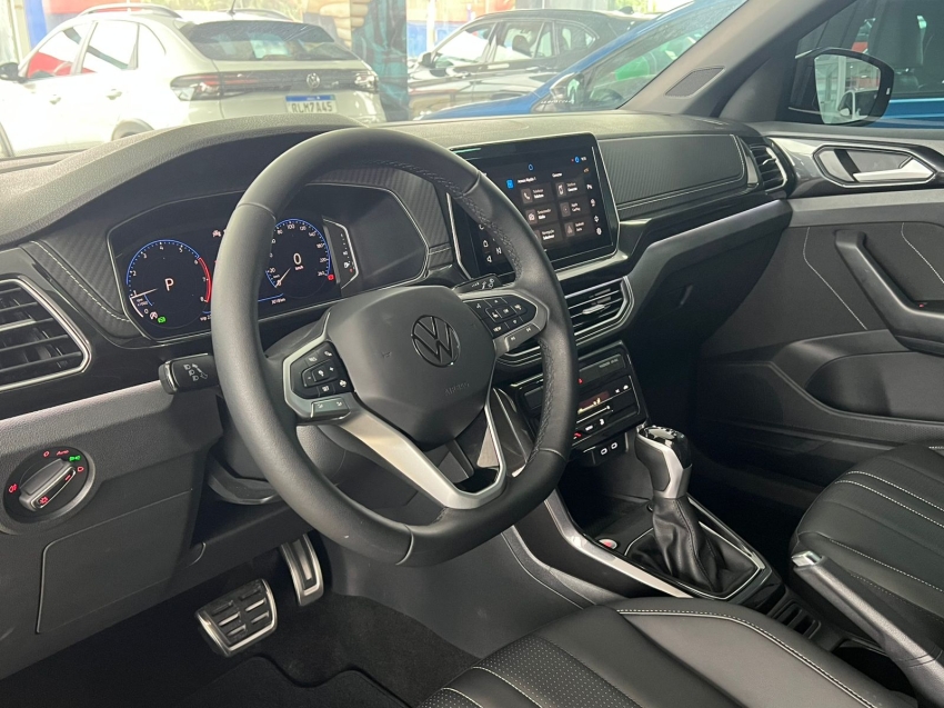 volkswagen t-cross 1.4 250 tsi total flex highline automatico gasolina 4p 2025