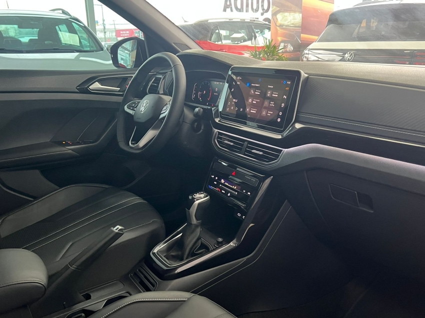 volkswagen t-cross 1.4 250 tsi total flex highline automatico gasolina 4p 2025
