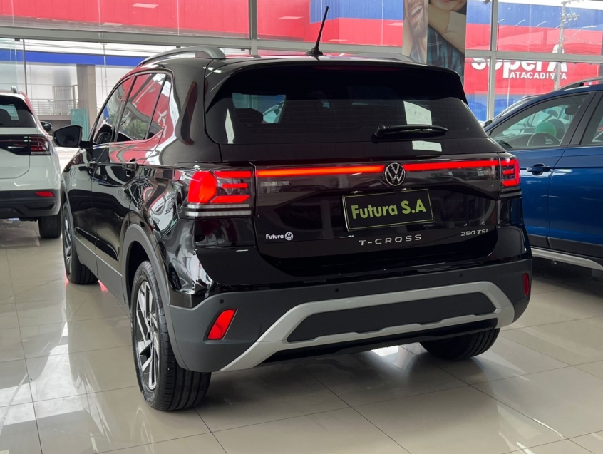 volkswagen t-cross 1.4 250 tsi total flex highline automatico gasolina 4p 2025