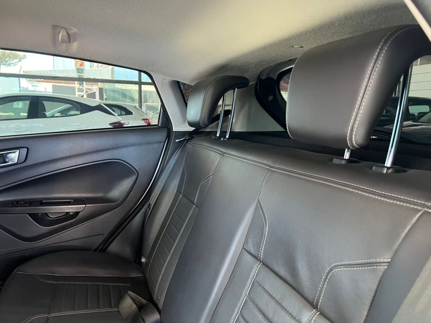 ford fiesta 1.6 titanium hatch 16v flex 4p powershift gasolina automatico 201510