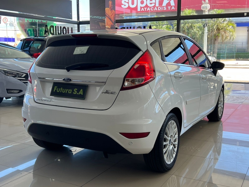 ford fiesta 1.6 titanium hatch 16v flex 4p powershift gasolina automatico 201513