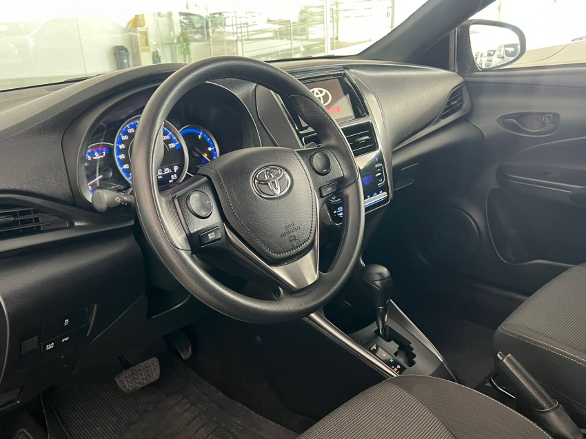 toyota yaris 1.5 16v flex xl multidrive gasolina 4p automatico 20252