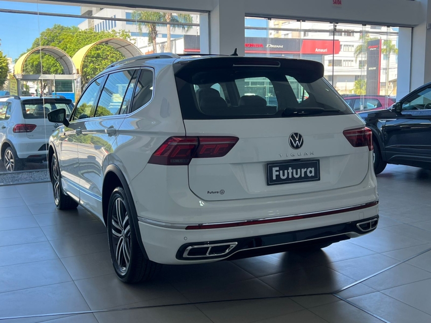 volkswagen tiguan 2.0 300 tsi gasolina allspace r-line automatico 4p 202414