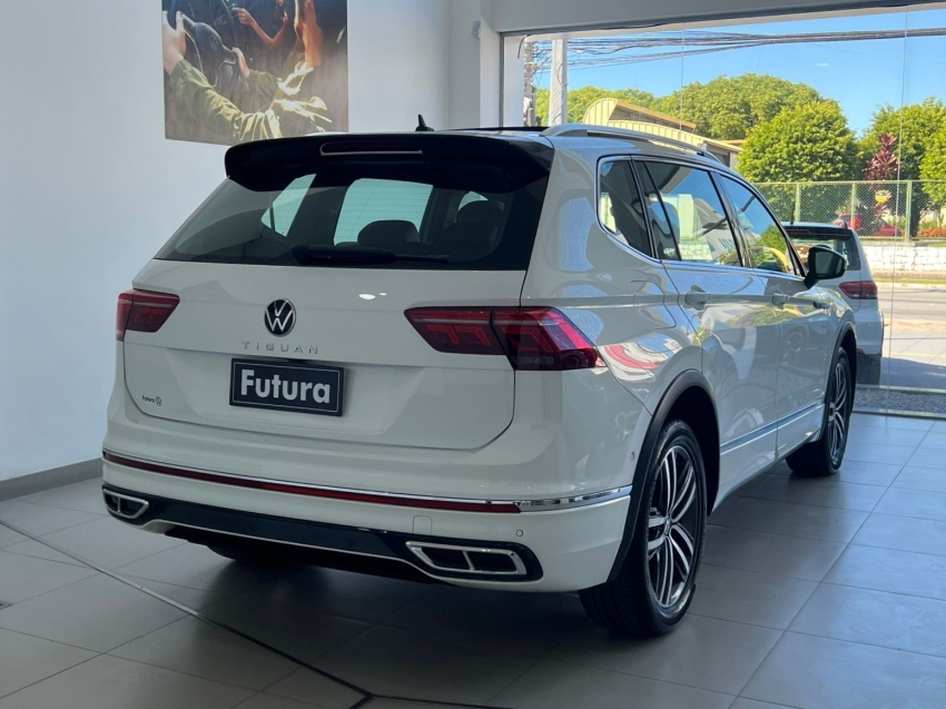 volkswagen tiguan 2.0 300 tsi gasolina allspace r-line automatico 4p 202412