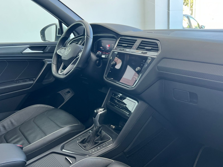 volkswagen tiguan 2.0 300 tsi gasolina allspace r-line automatico 4p 202410
