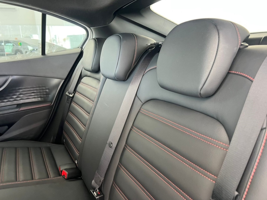 fiat fastback 1.3 turbo 270 flex abarth at6 gasolina 4p automatico 202410