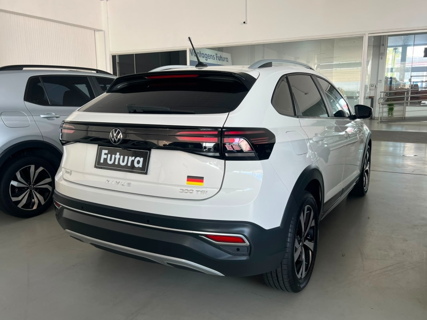 volkswagen nivus 1.0 200 tsi total flex highline automatico gasolina 4p 202413