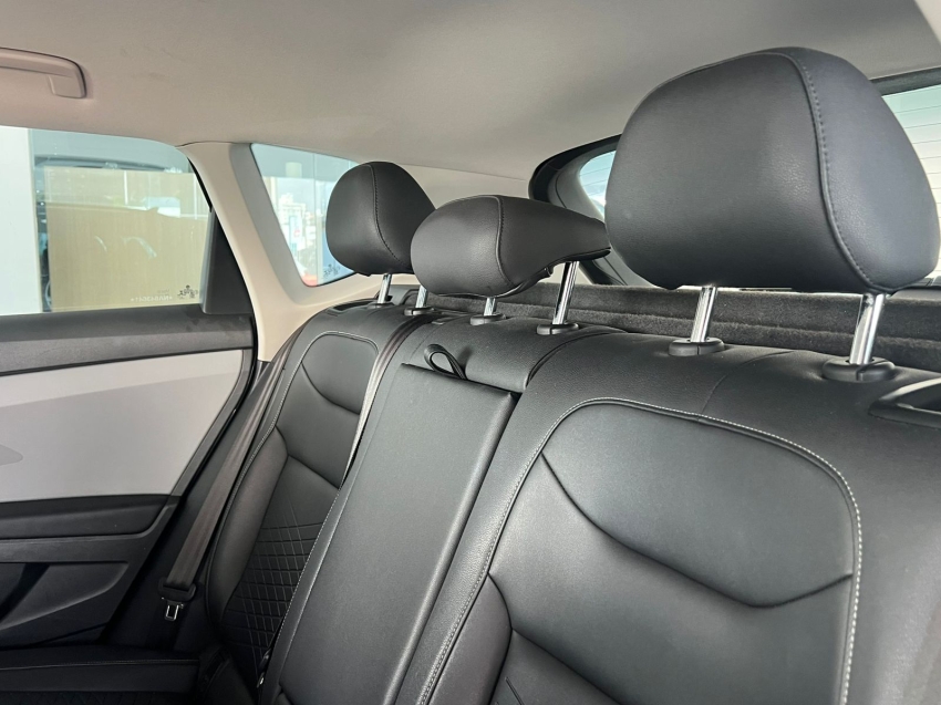 volkswagen taos 1.4 250 tsi total flex comfortline automatico 4p 202210