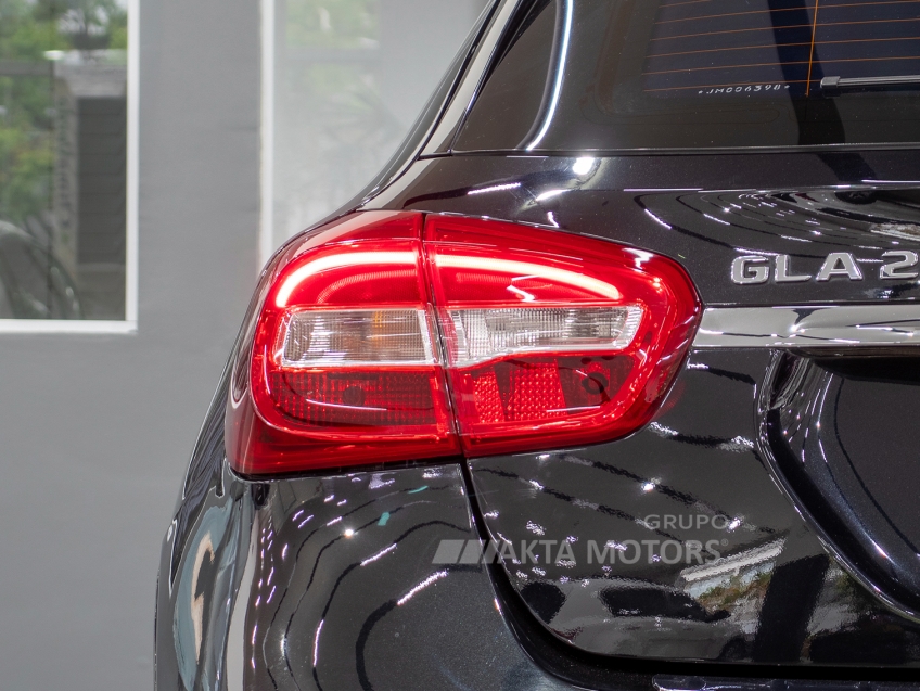 mercedes-benz gla 200 1.6 cgi flex style 7g-dct 4p automatico 201814 mercedes-benz gla 200 1.6 cgi flex style 7g-dct 4p automatico 201814