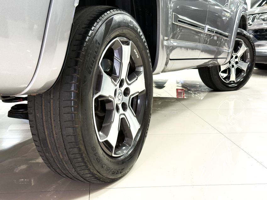 ram rampage 2.0 turbo diesel laramie 4x4 automatico.