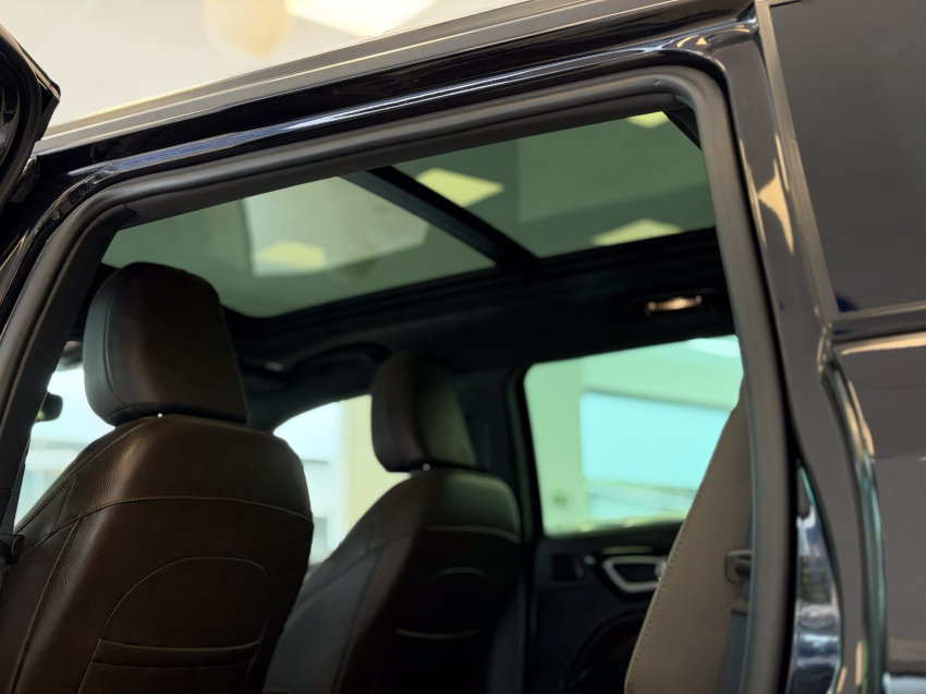 JEEP COMMANDER 1.3 T270 TURBO FLEX OVERLAND AT6 30