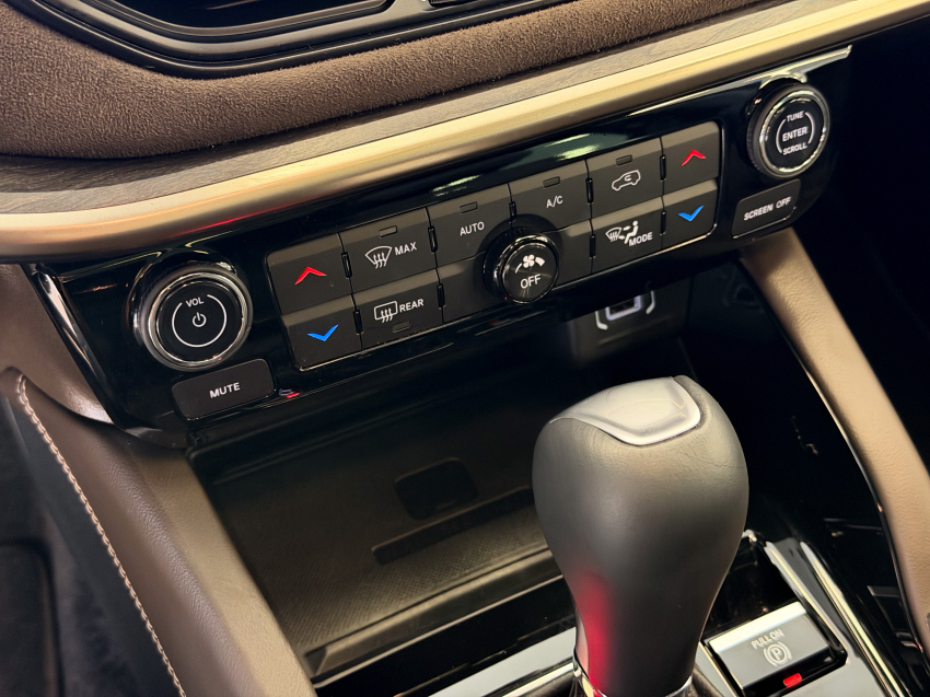 JEEP COMMANDER 1.3 T270 TURBO FLEX OVERLAND AT6 21