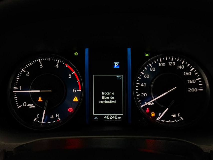 Toyota HILUX SW4 2.8 D-4D TURBO DIESEL SRX PLATINUM 4X4 AUTOMÁTICO 11