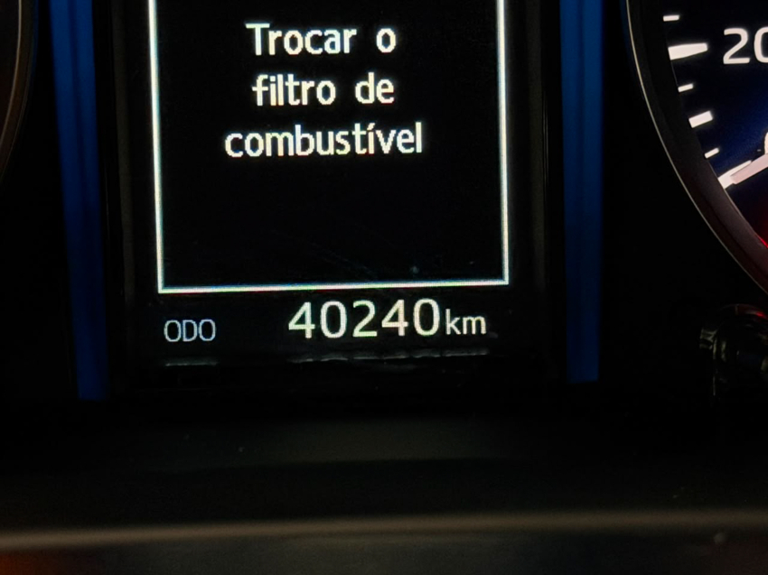Toyota HILUX SW4 2.8 D-4D TURBO DIESEL SRX PLATINUM 4X4 AUTOMÁTICO 12