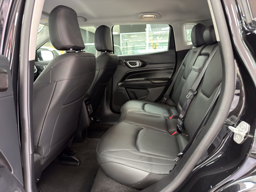 JEEP COMPASS 1.3 T270 TURBO FLEX LONGITUDE AT6 27