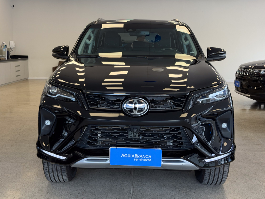 Toyota HILUX SW4 2.8 D-4D TURBO DIESEL SRX PLATINUM 7L 4X4 AUTOMÁTICO 3